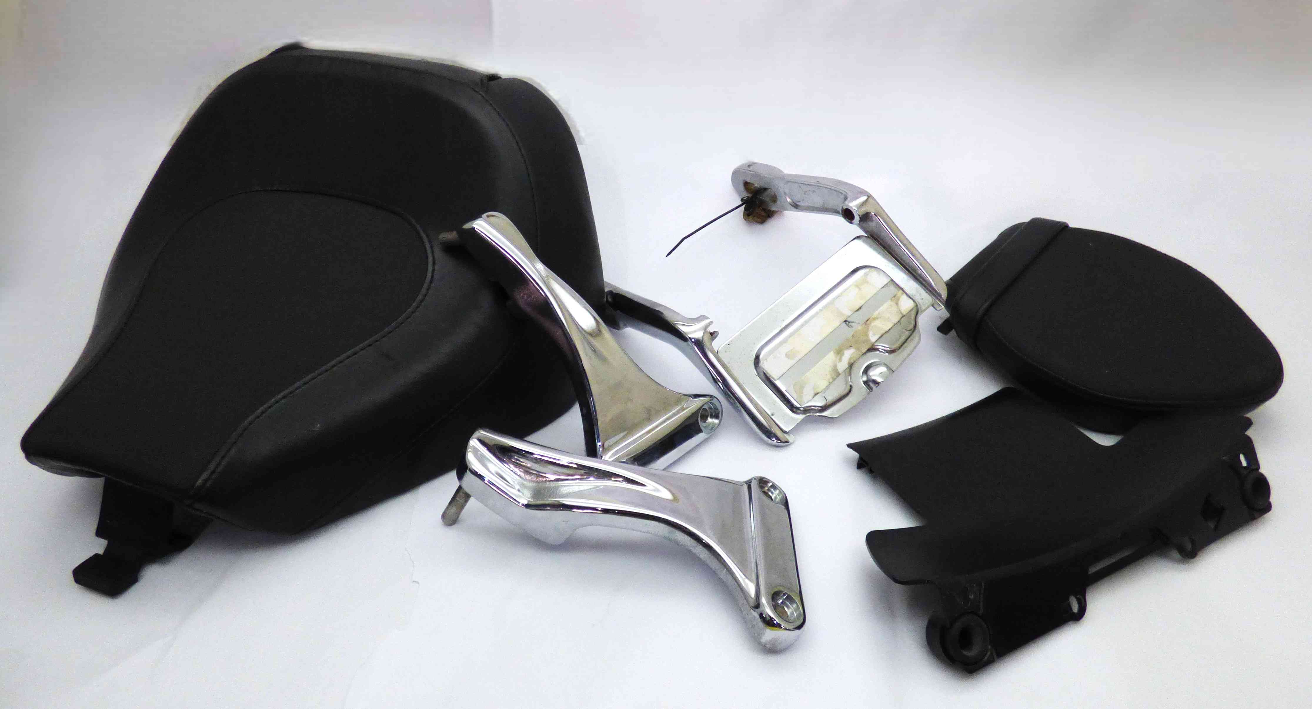 Rocker C Seat Assembly